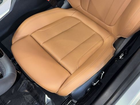 Certified 2025 BMW 330i Sedan image 34