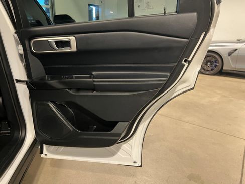 Used 2020 Ford Explorer XLT w/ Equipment Group 202A image 38