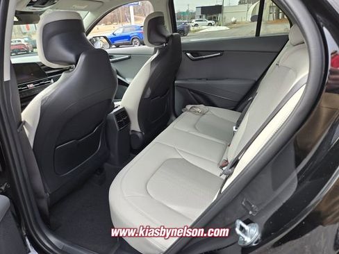 New 2026 Kia Niro EX FWD image 8
