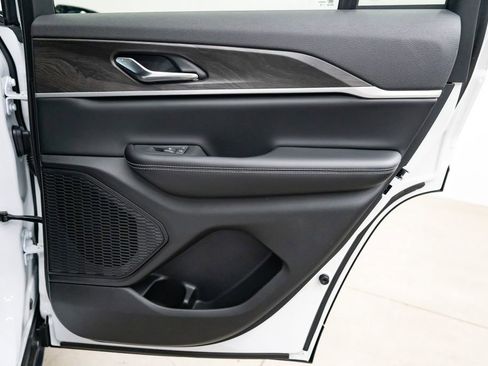 New 2026 Jeep Grand Cherokee 4WD image 30