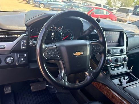 Used 2020 Chevrolet Tahoe Premier w/ Premier 6.2L Value Package AWD/4WD image 14