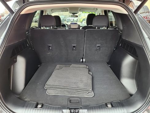 Used 2022 Ford Escape SE w/ SE Sport Appearance Package image 12