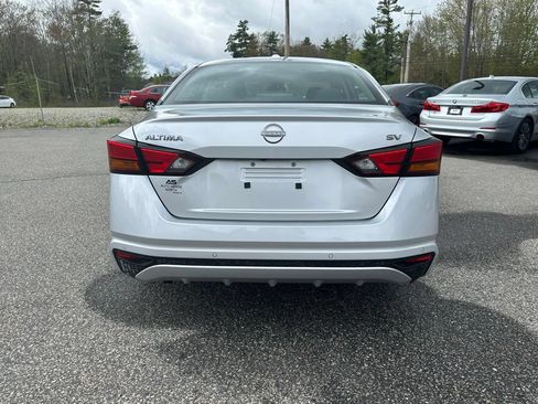 Used 2024 Nissan Altima 2.5 SV FWD image 4