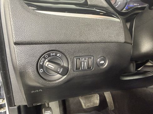 Used 2023 Chrysler 300 S RWD image 17