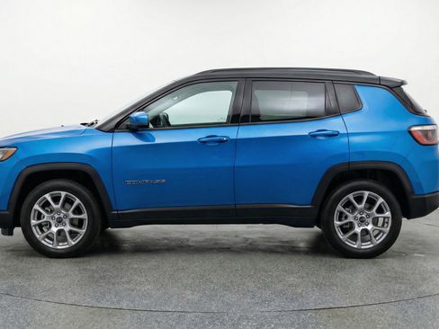 Used 2025 Jeep Compass Limited AWD/4WD image 5