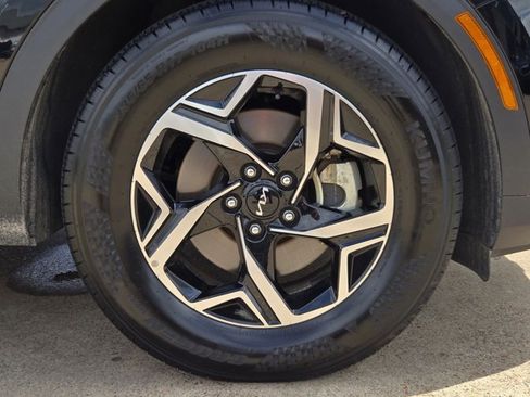 Used 2025 Kia Sportage LX FWD image 22