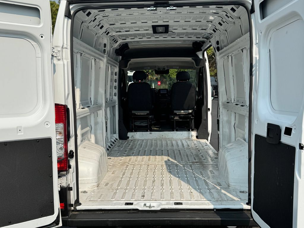 Used 2025 RAM ProMaster 3500 w/ Convenience Group FWD image 16
