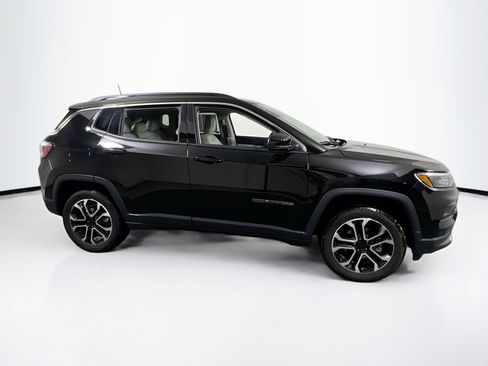 Used 2022 Jeep Compass Limited image 4