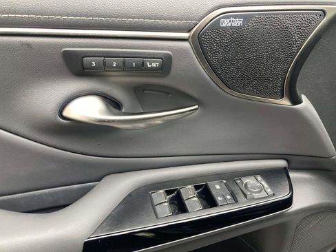 Used 2023 Lexus ES 350 w/ Premium Package image 11