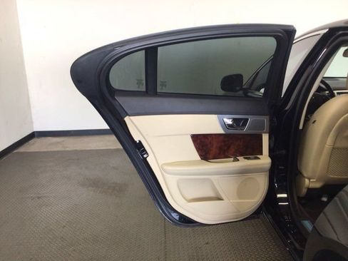 Used 2014 Jaguar XF 3.0 RWD image 10