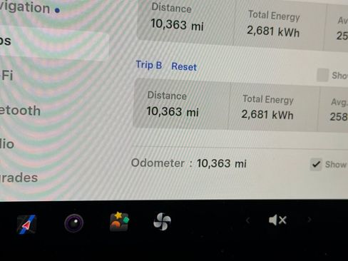 Used 2025 Tesla Model Y Long Range image 16