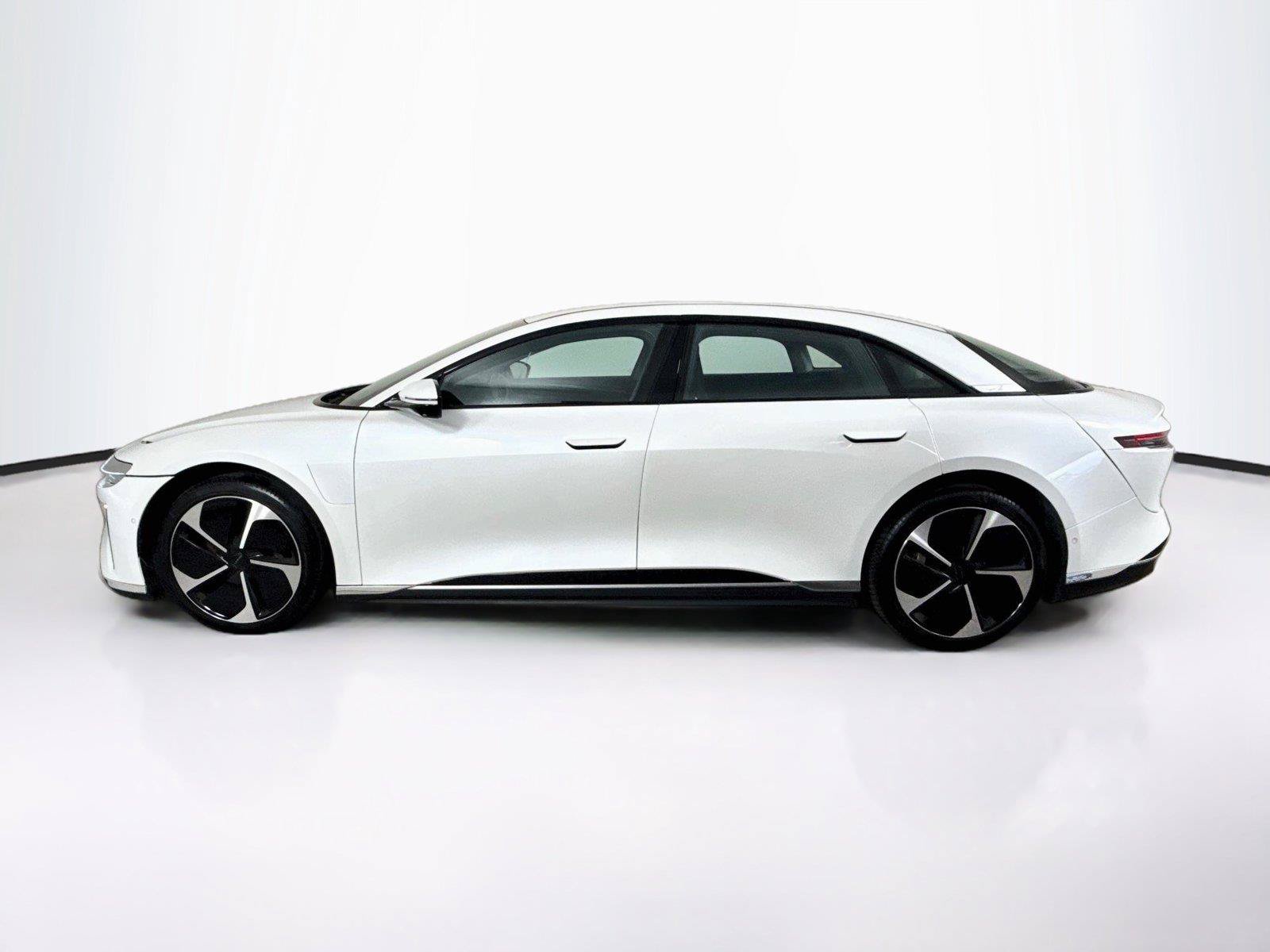 Used 2025 Lucid Air Pure RWD image 2