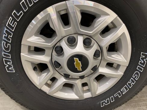 Used 2022 Chevrolet Silverado 2500 LT w/ Convenience Package image 25