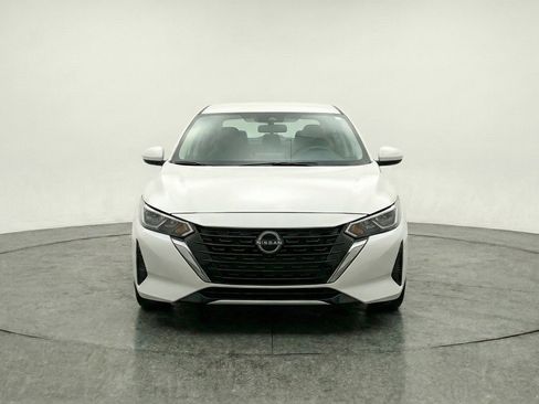 Used 2025 Nissan Sentra SV FWD image 2