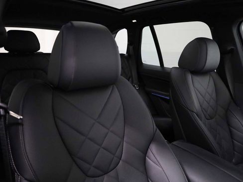 Used 2024 BMW X5 xDrive40i w/ M Sport Package image 21