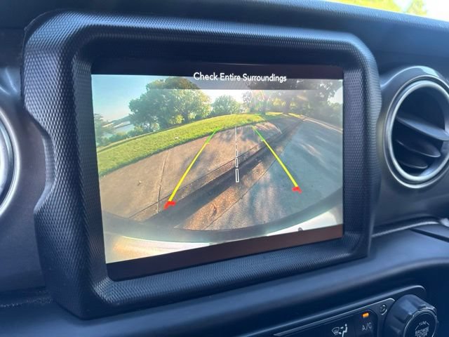 Used 2020 Jeep Wrangler Unlimited Sahara AWD/4WD image 20