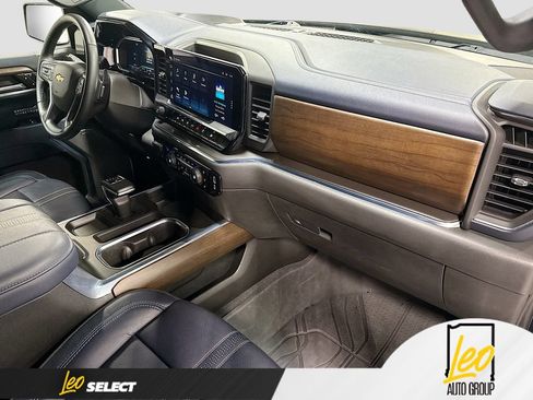 Used 2024 Chevrolet Silverado 1500 High Country w/ High Country Premium Package AWD/4WD image 34