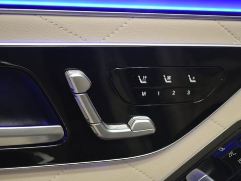 Used 2024 Mercedes-Benz S 580e 4MATIC Sedan image 19