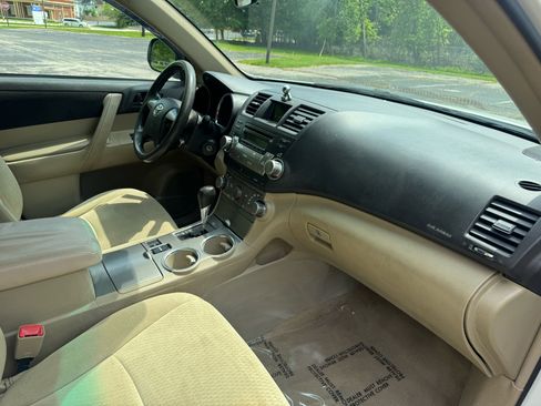 Used 2010 Toyota Highlander 2WD image 26
