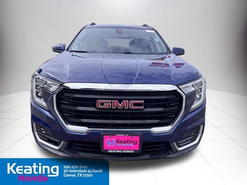 Used 2022 GMC Terrain SLE w/ Driver Convenience Package FWD image 3