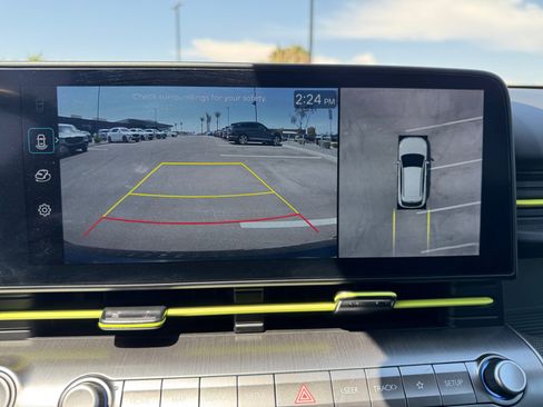 Used 2024 Hyundai Kona Limited FWD image 29