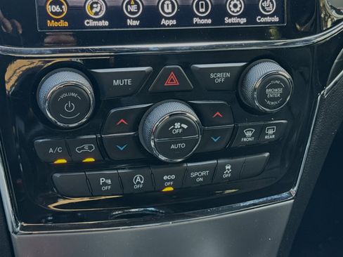 Certified 2021 Jeep Grand Cherokee Limited w/ Luxury Group II image 21