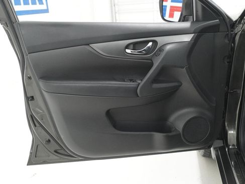 Used 2016 Nissan Rogue S w/ Appearance Package FWD image 21