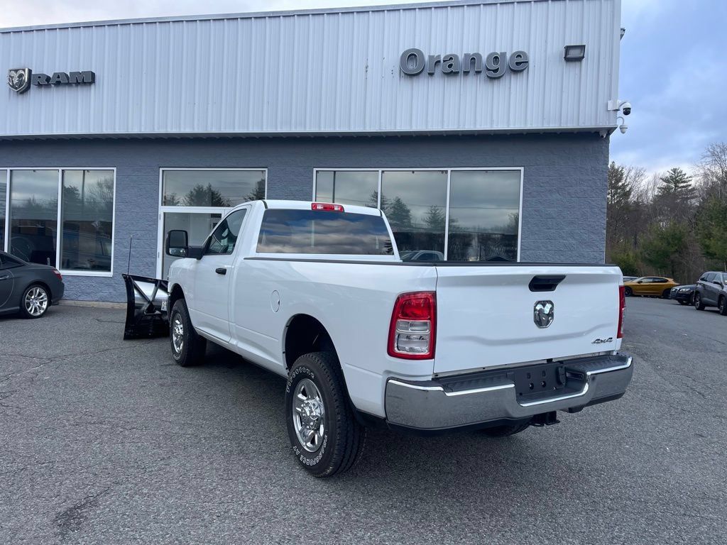 Used 2024 RAM 2500 Tradesman w/ Chrome Appearance Group AWD/4WD image 5