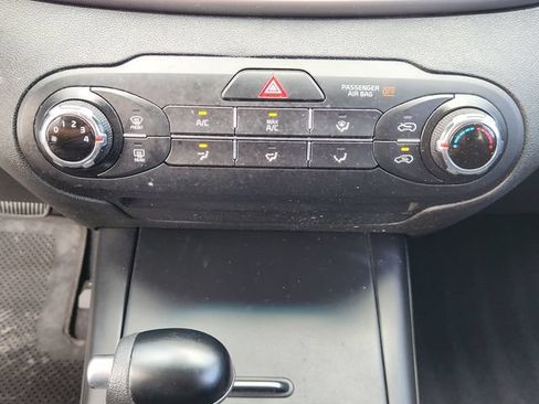 Used 2018 Kia Sorento L FWD image 18