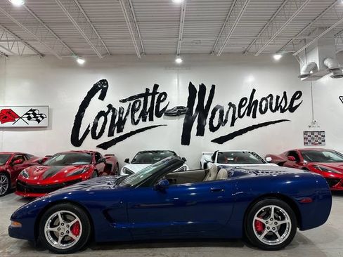Used 2004 Chevrolet Corvette Convertible w/ Preferred Equipment Group RWD image 2
