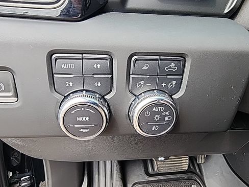 Used 2022 GMC Sierra 1500 AT4 w/ AT4 Premium Package AWD/4WD image 14