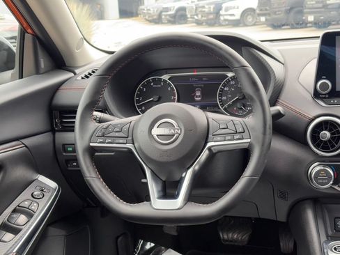 Used 2025 Nissan Sentra SR FWD image 25
