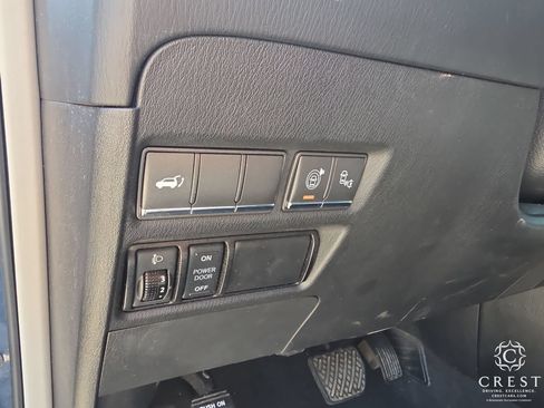 Used 2017 INFINITI QX80 2WD w/ Driver Assistance Package image 12