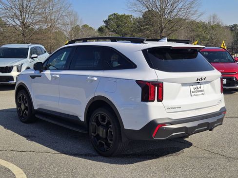 Certified 2025 Kia Sorento SX Prestige w/ Olive Brown Leather Package image 10