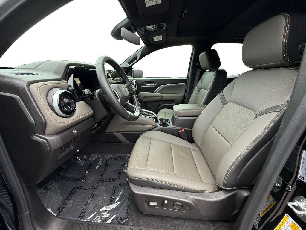 Used 2026 Chevrolet Colorado ZR2 w/ Technology Package AWD/4WD image 9