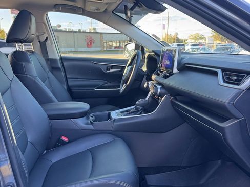 Used 2024 Toyota RAV4 XLE Premium image 9