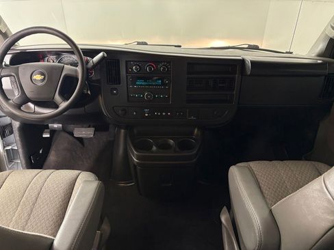 Used 2025 Chevrolet Express 3500 LT w/ LT Preferred Equipment Group RWD image 29