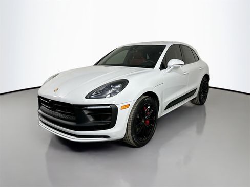 New 2026 Porsche Macan GTS image 1