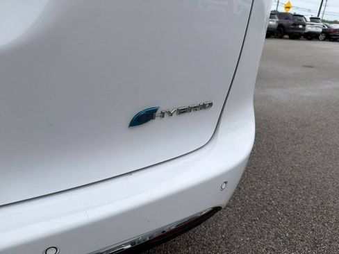 Used 2024 Chrysler Pacifica Limited FWD image 43