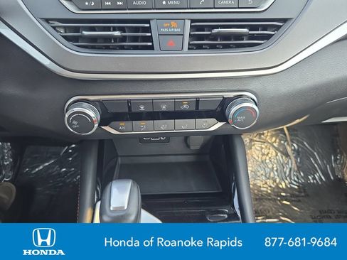 Used 2025 Nissan Altima 2.5 SR FWD image 15