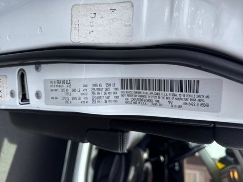Used 2015 Jeep Cherokee Latitude AWD/4WD image 28
