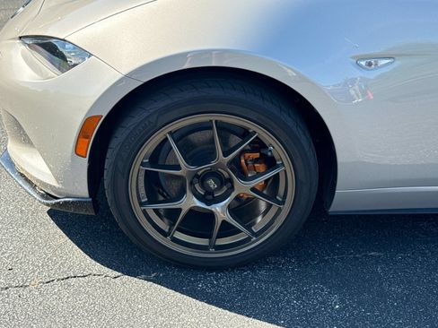 Used 2023 MAZDA MX-5 Miata Club w/ Weather Package RWD image 17