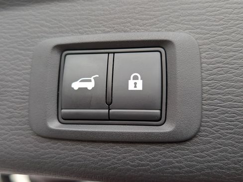 Used 2023 Mitsubishi Outlander SE image 16