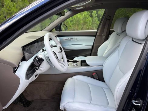 New 2026 Genesis GV70 2.5T Advanced AWD/4WD image 5