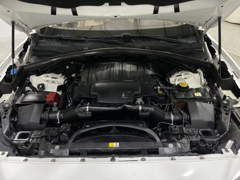 Used 2017 Jaguar F-PACE Prestige image 28