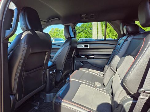 Used 2023 Ford Explorer ST-Line w/ Class IV Trailer Tow Package AWD/4WD image 14