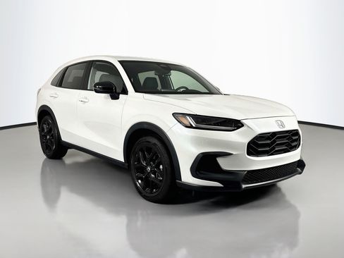 Certified 2025 Honda HR-V Sport image 3