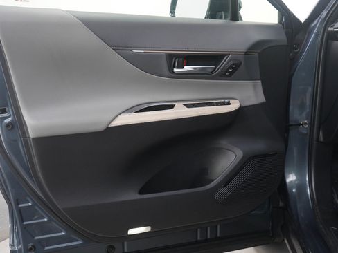 Used 2021 Toyota Venza XLE w/ Activity Package (TMS) image 21