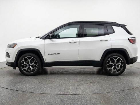 Used 2025 Jeep Compass Limited AWD/4WD image 5