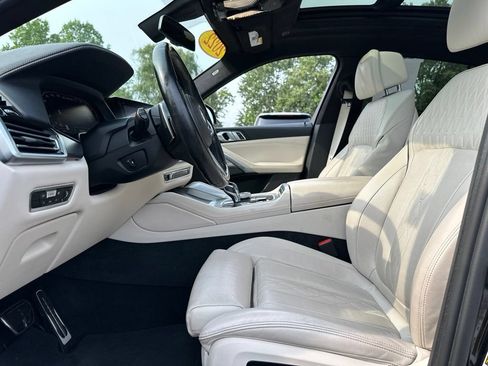 Used 2022 BMW X6 M50i w/ Executive Package AWD/4WD image 46